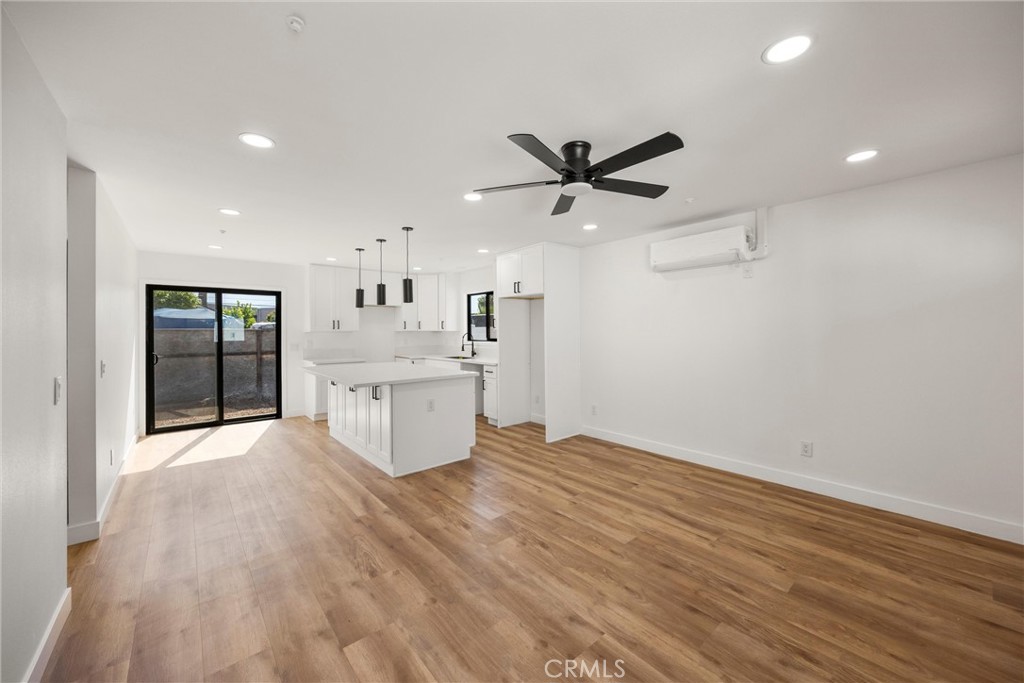 871 N. Perris N