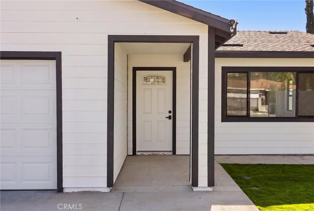 871 N. Perris N