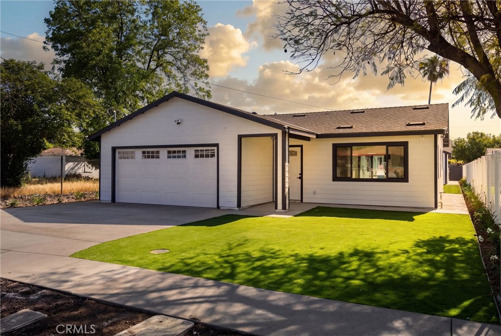 871 N. Perris N