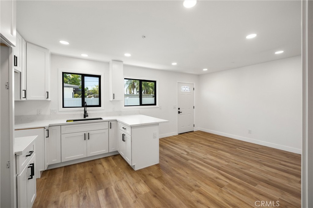 871 N. Perris N