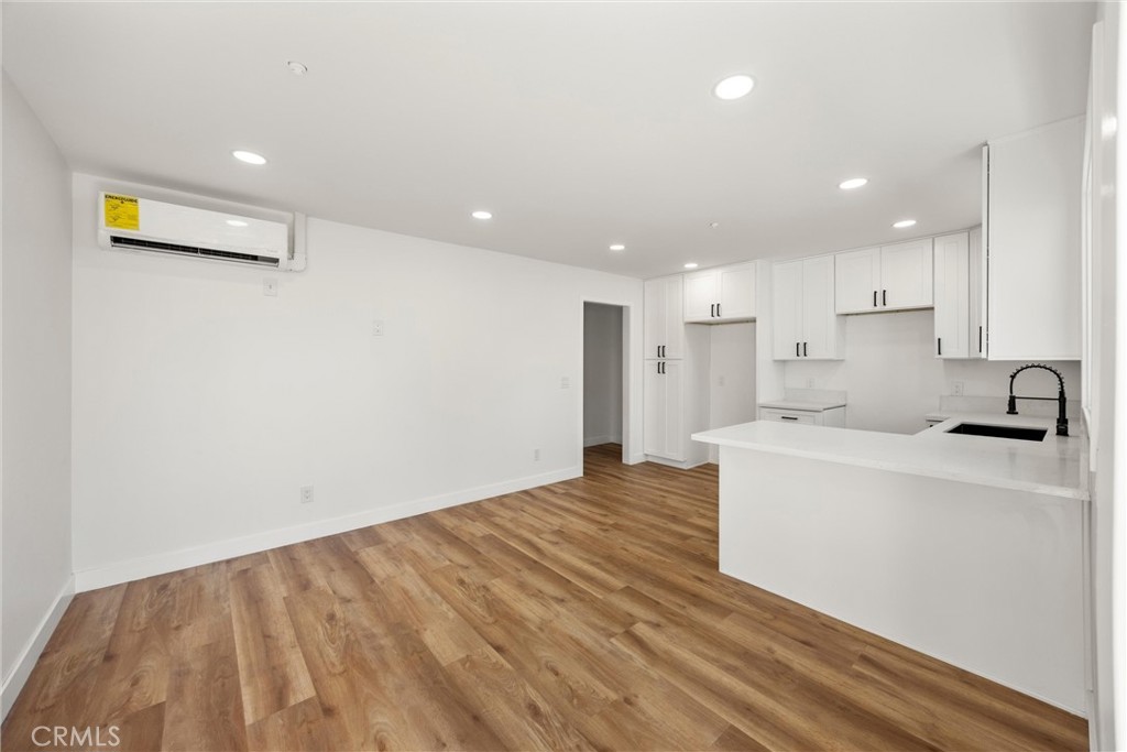 871 N. Perris N