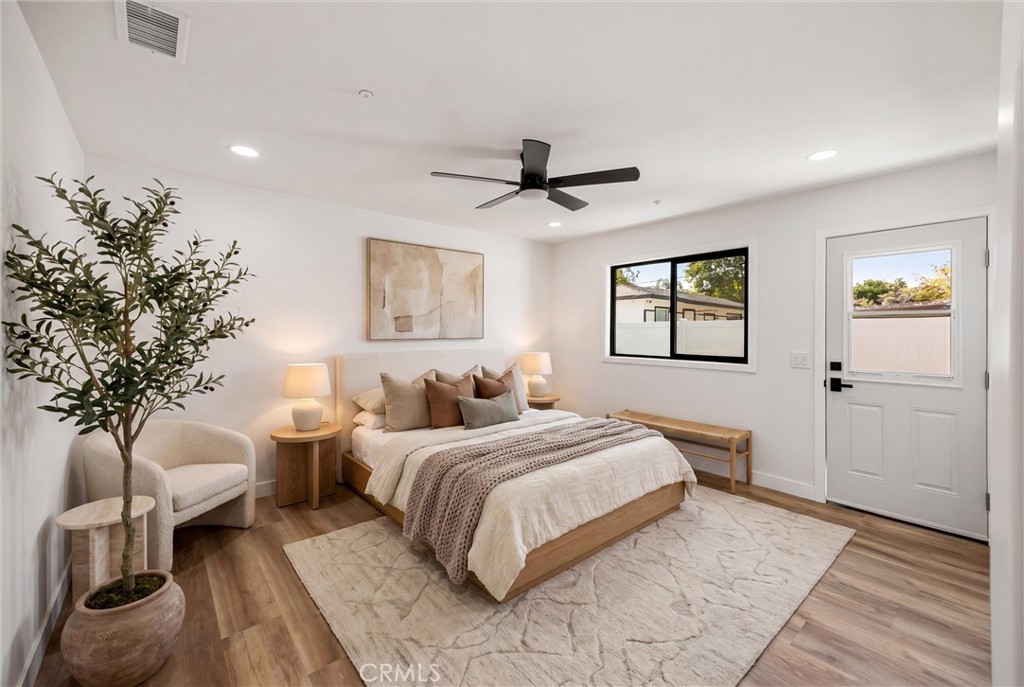 871 N. Perris N