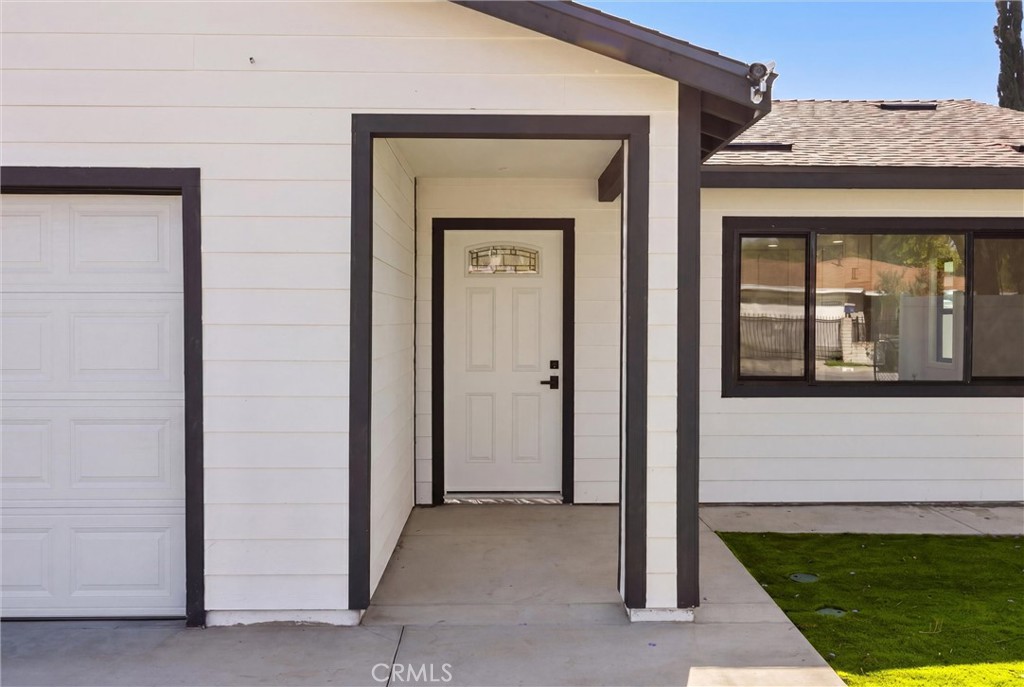 871 N. Perris N