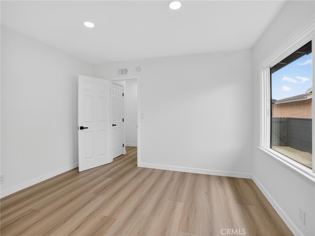 13737 Casimir Ave