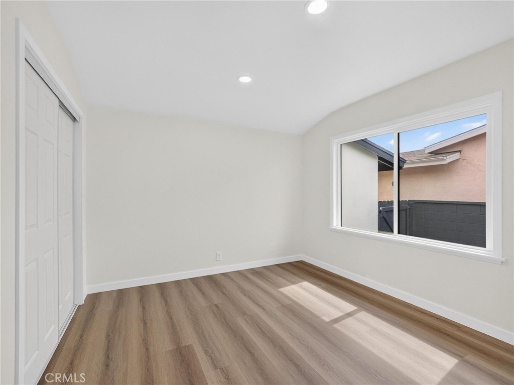 13737 Casimir Ave