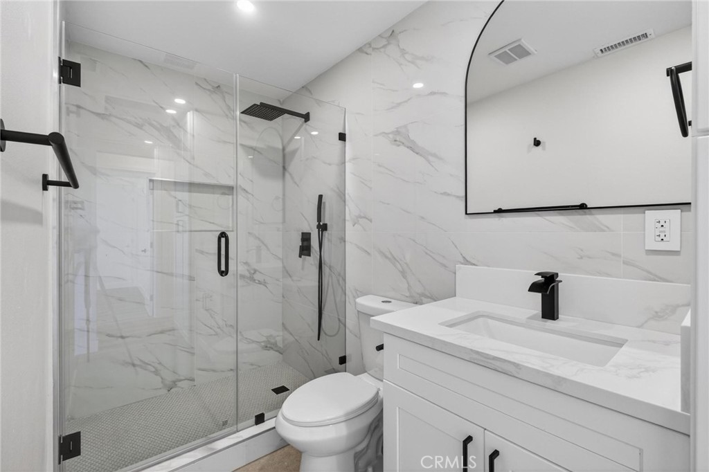 173 W 232nd Pl
