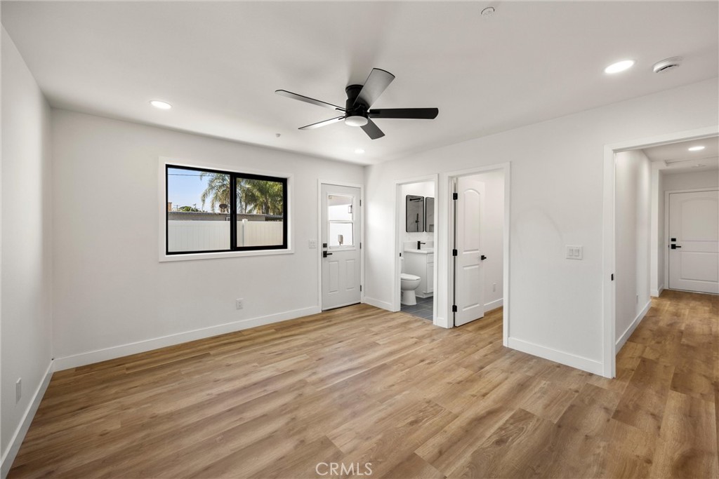 871 N. Perris