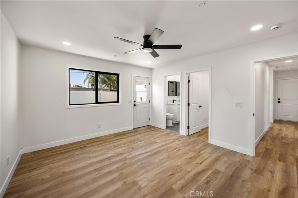871 N. Perris