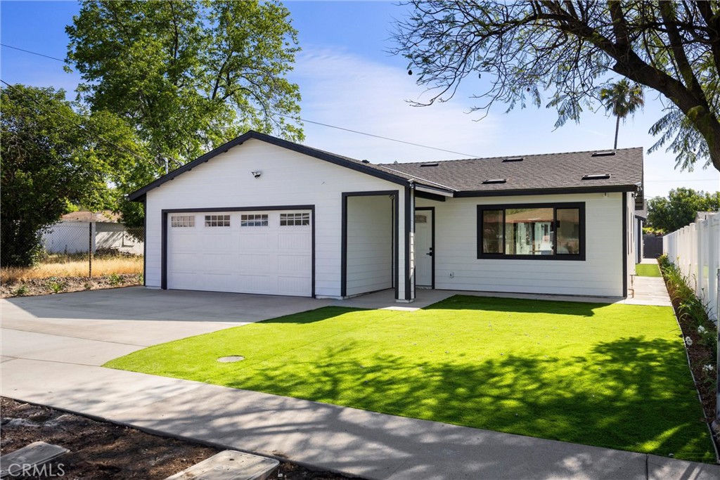871 N. Perris