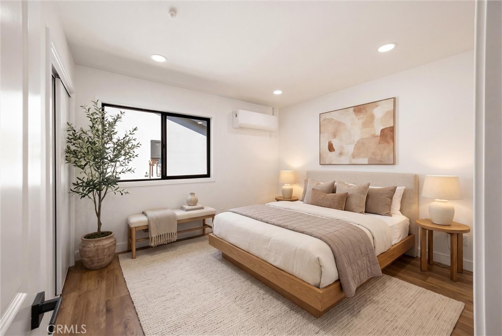 871 N. Perris