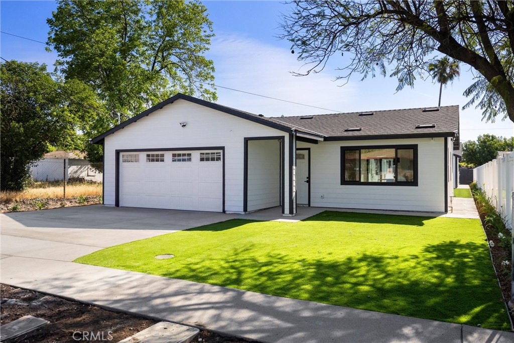 871 N. Perris
