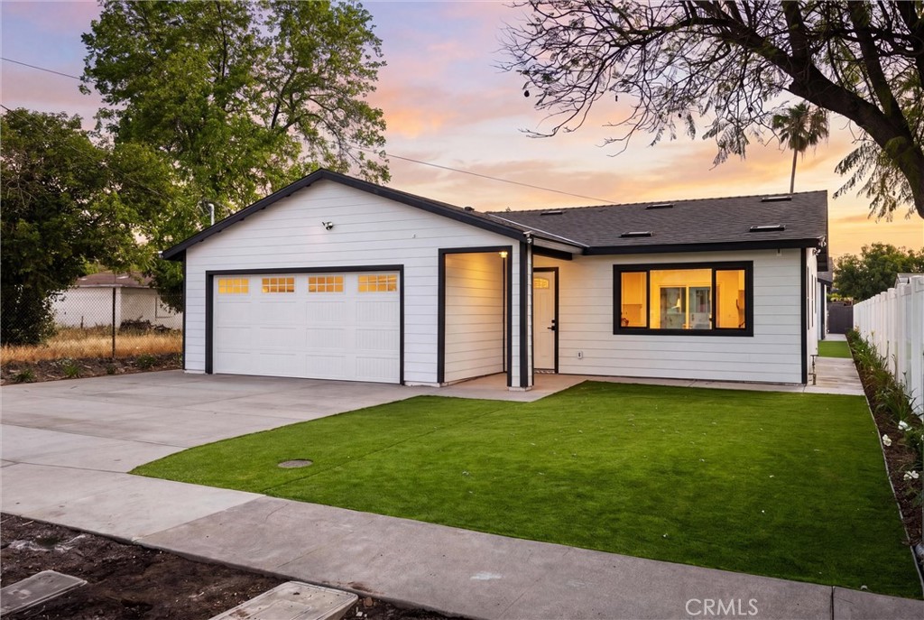 871 N. Perris