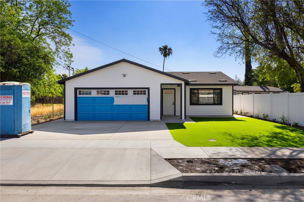 871 N. Perris