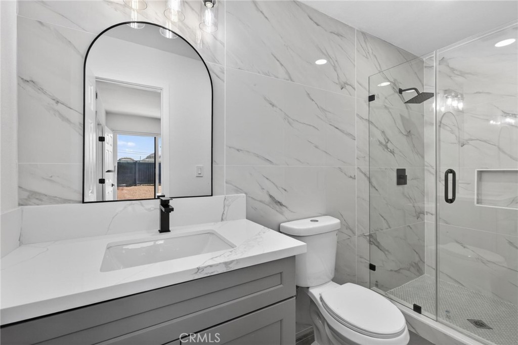 2265 Del Amo