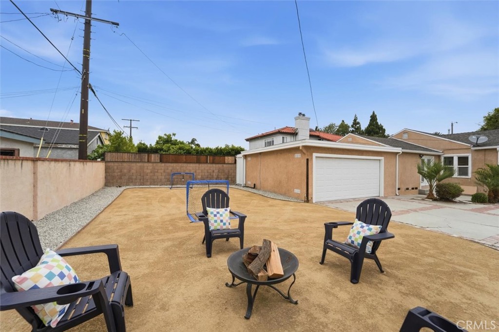 11937 S La Cienega