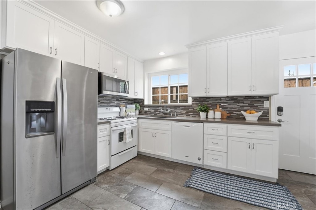 11937 S La Cienega