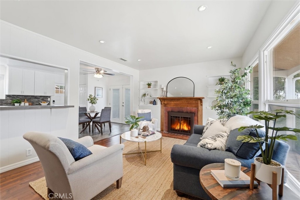 11937 S La Cienega