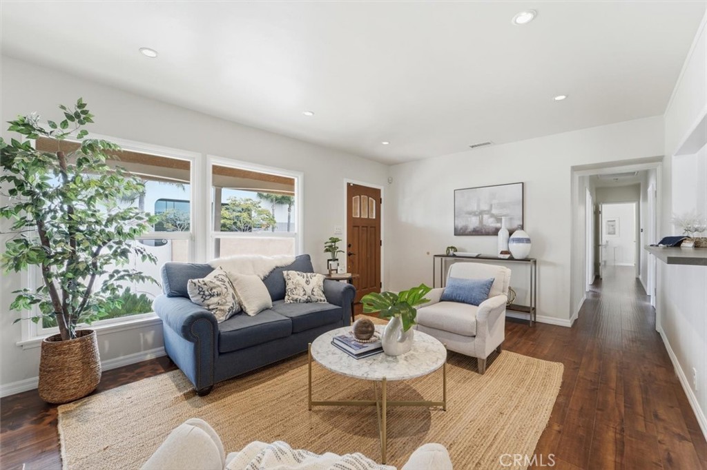 11937 S La Cienega