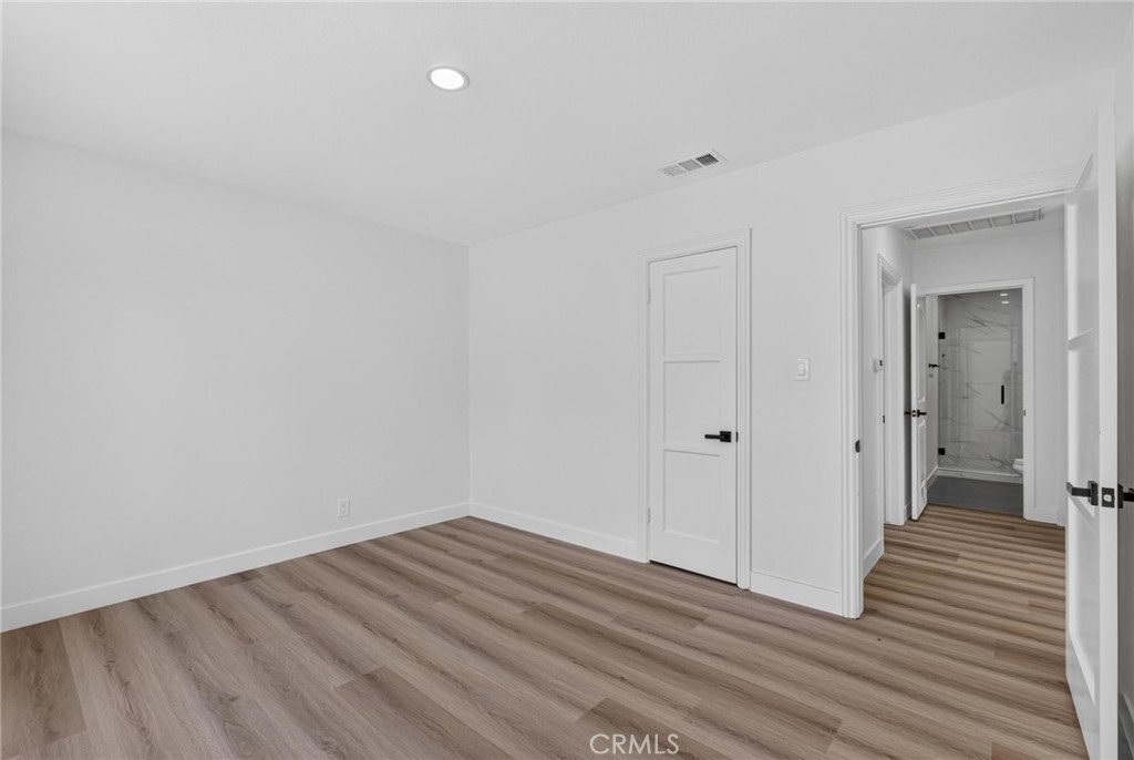 7012 Balcom Ave. Avenue