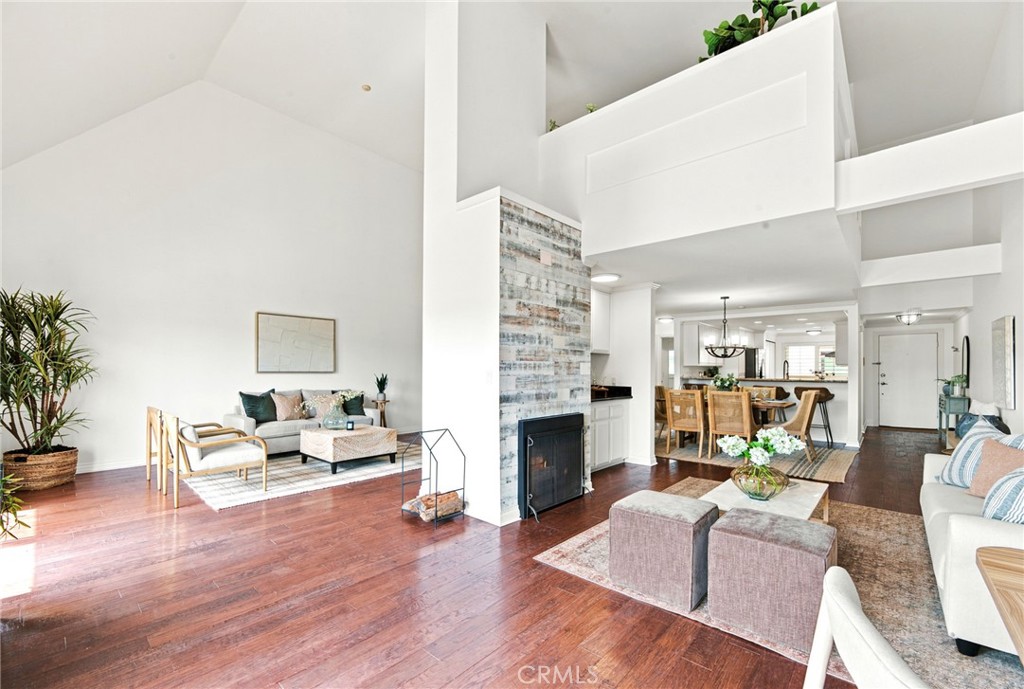 700 Esplanade 32