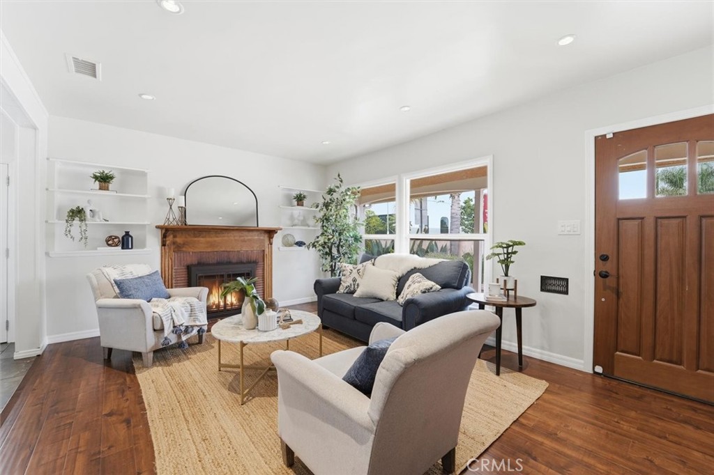 11937 S La Cienega