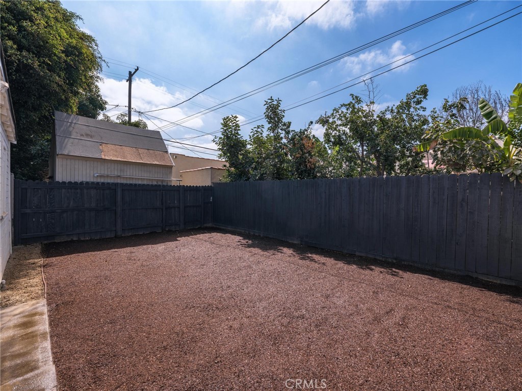 5910 Walnut Ave