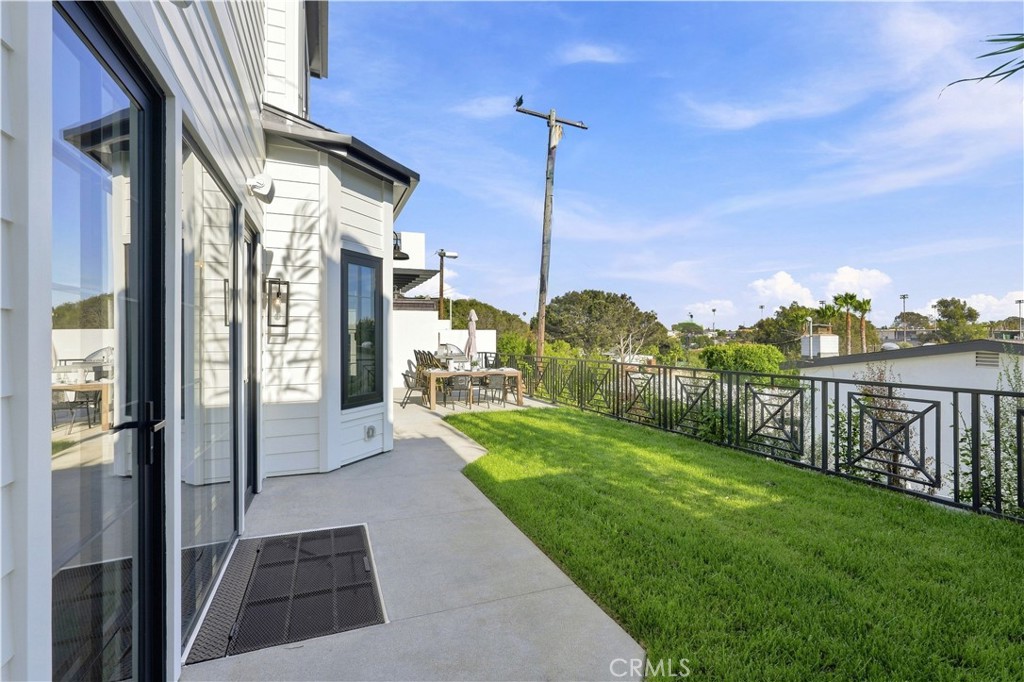 1346 Gates Ave.