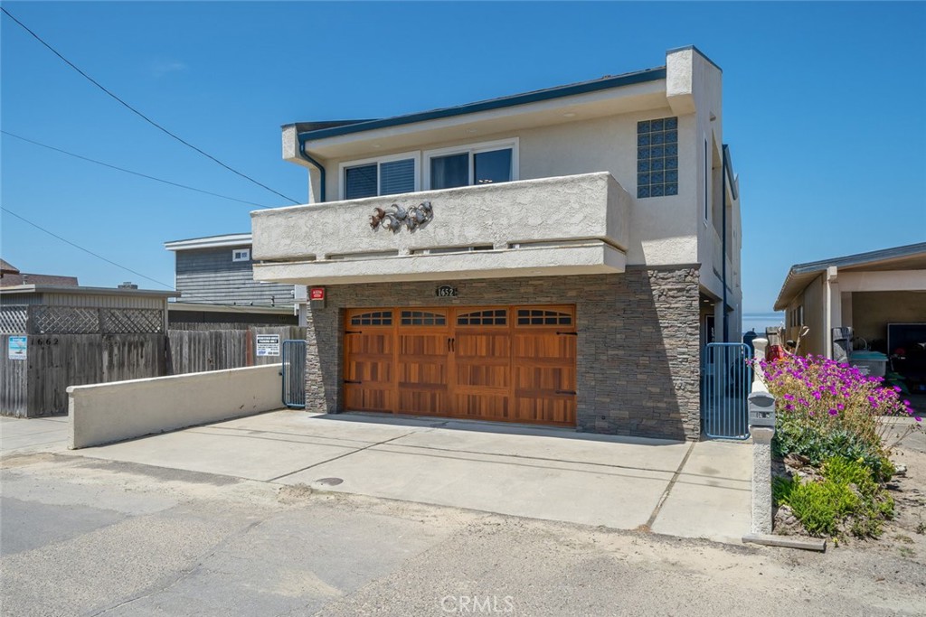 1652 Strand Way