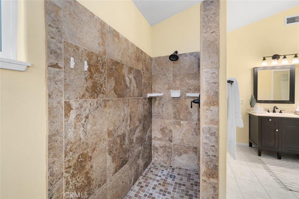 430 Sandercock Street