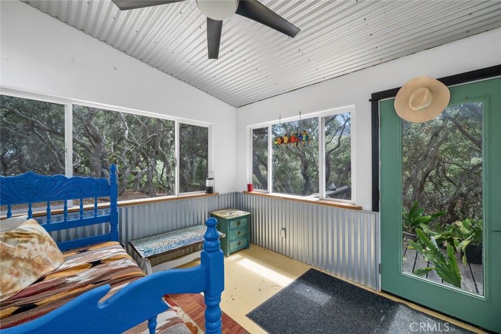 1550 Bayview Heights