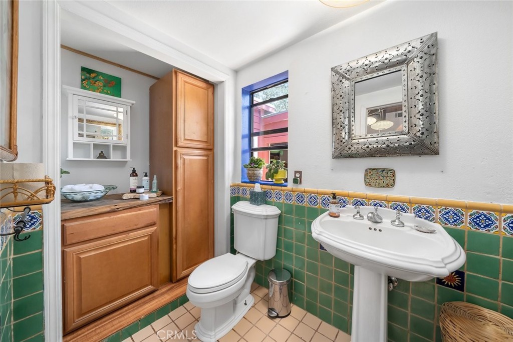 1550 Bayview Heights