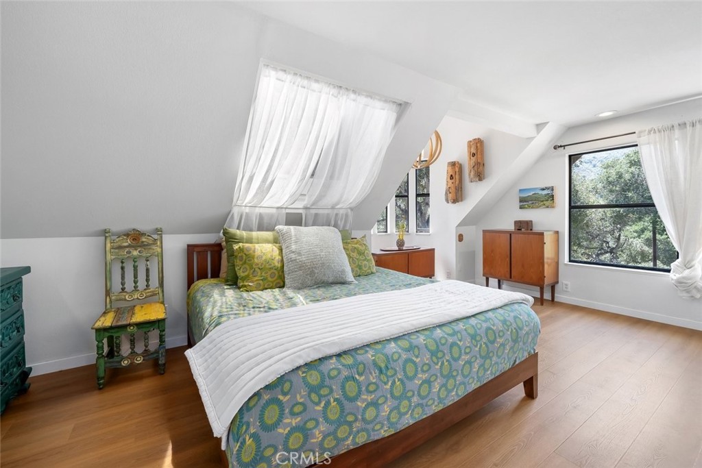 1550 Bayview Heights