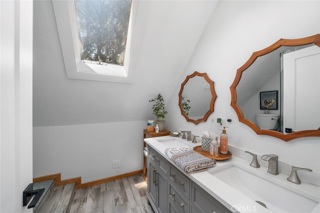 1550 Bayview Heights