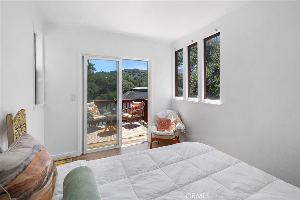 1550 Bayview Heights