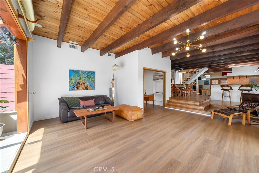 1550 Bayview Heights