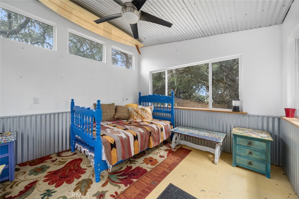1550 Bayview Heights