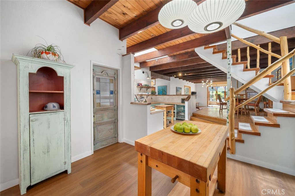 1550 Bayview Heights