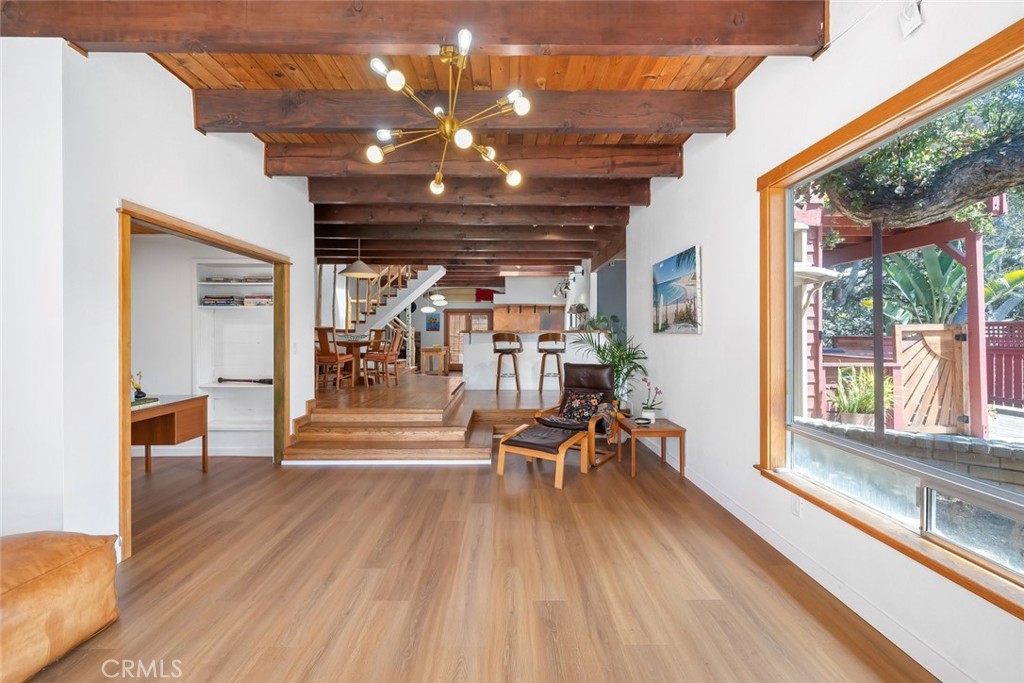 1550 Bayview Heights