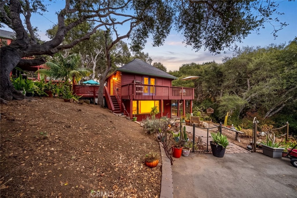 1550 Bayview Heights