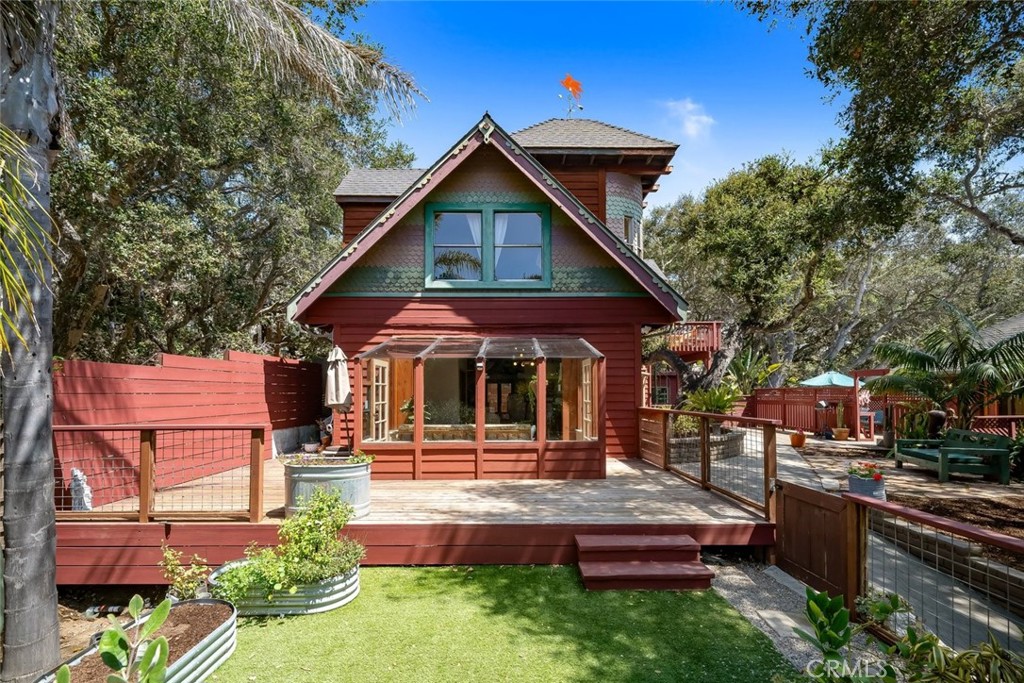 1550 Bayview Heights