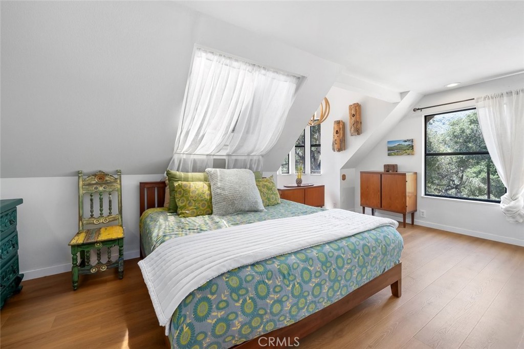 1550 Bayview Heights