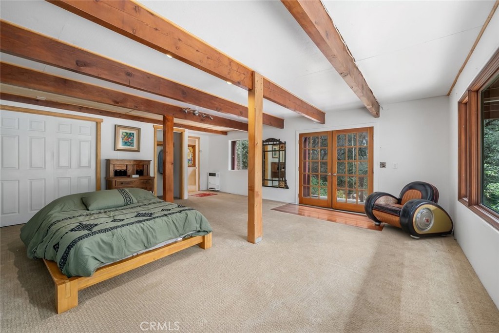 1550 Bayview Heights
