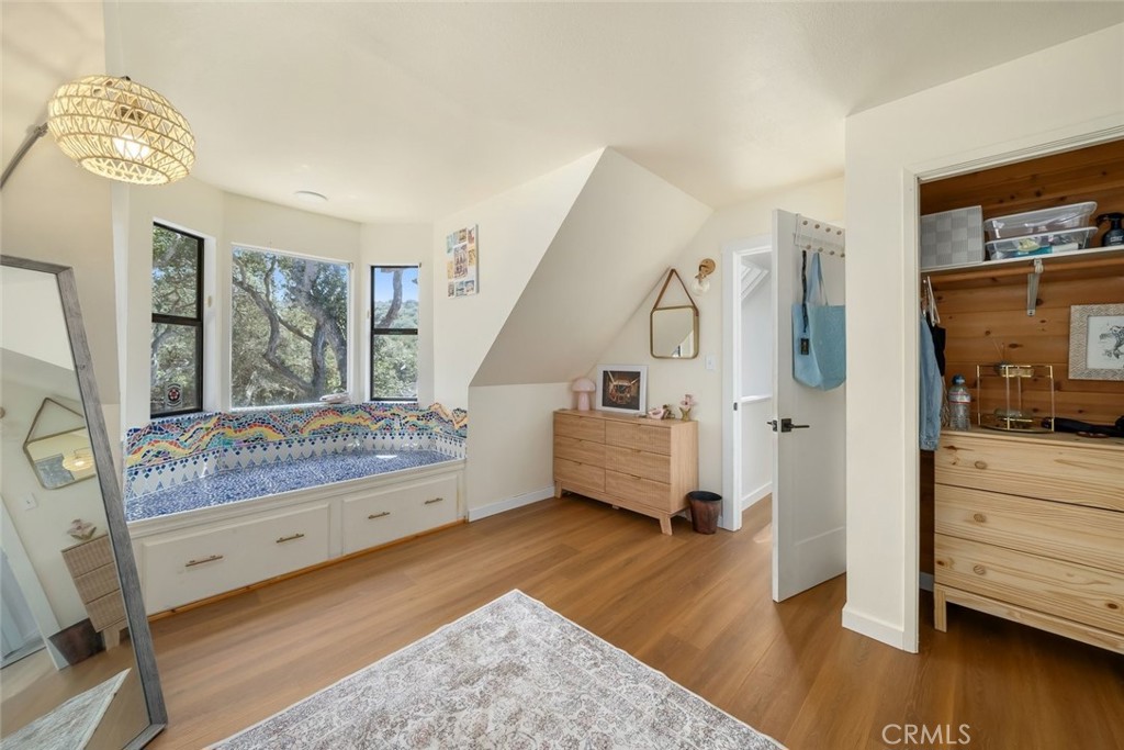 1550 Bayview Heights