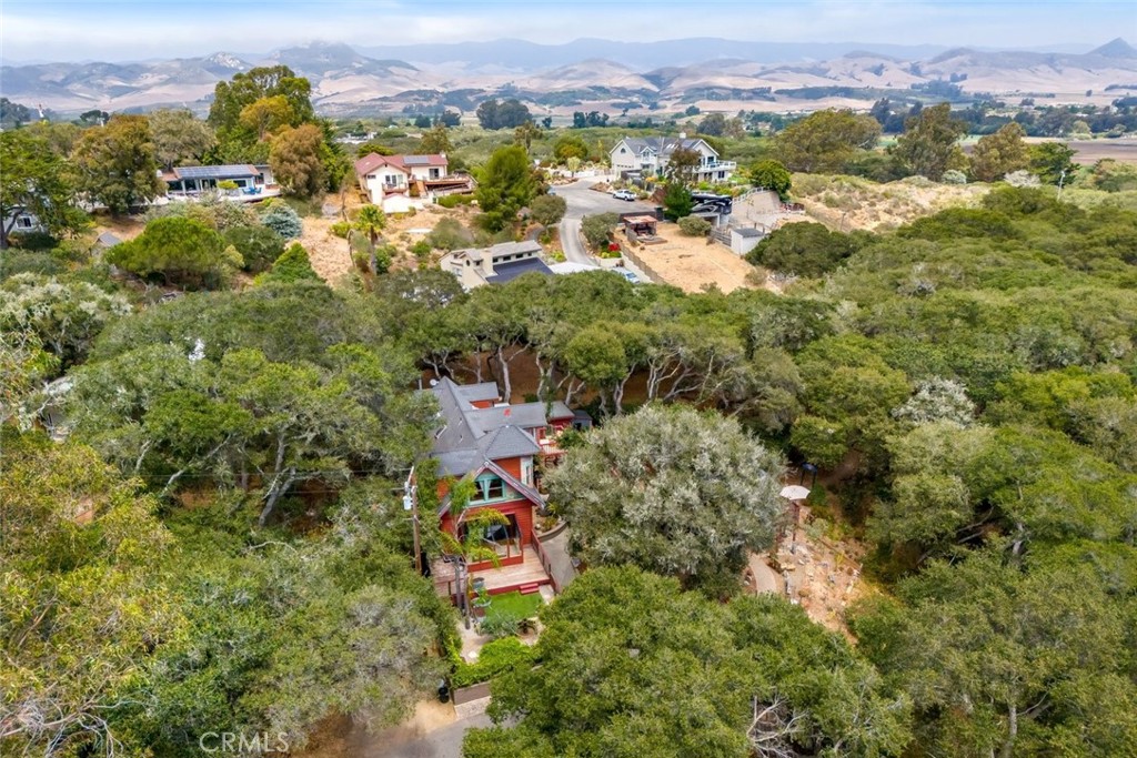 1550 Bayview Heights