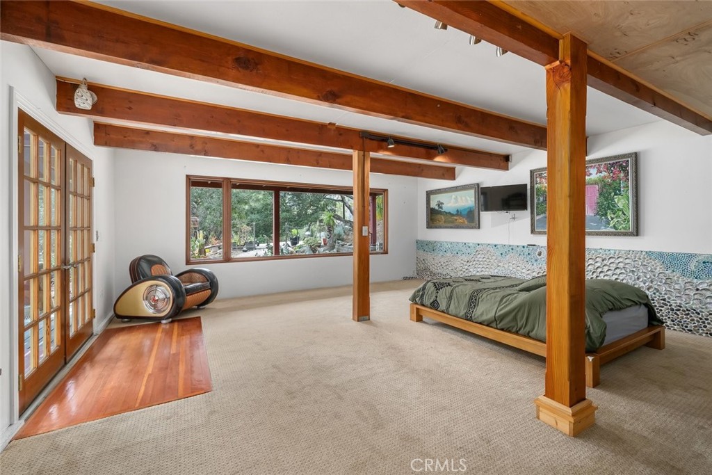 1550 Bayview Heights