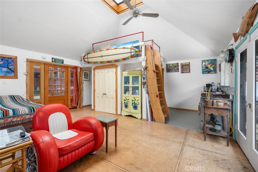 1550 Bayview Heights