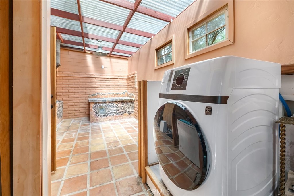1550 Bayview Heights