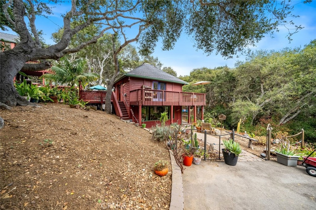 1550 Bayview Heights