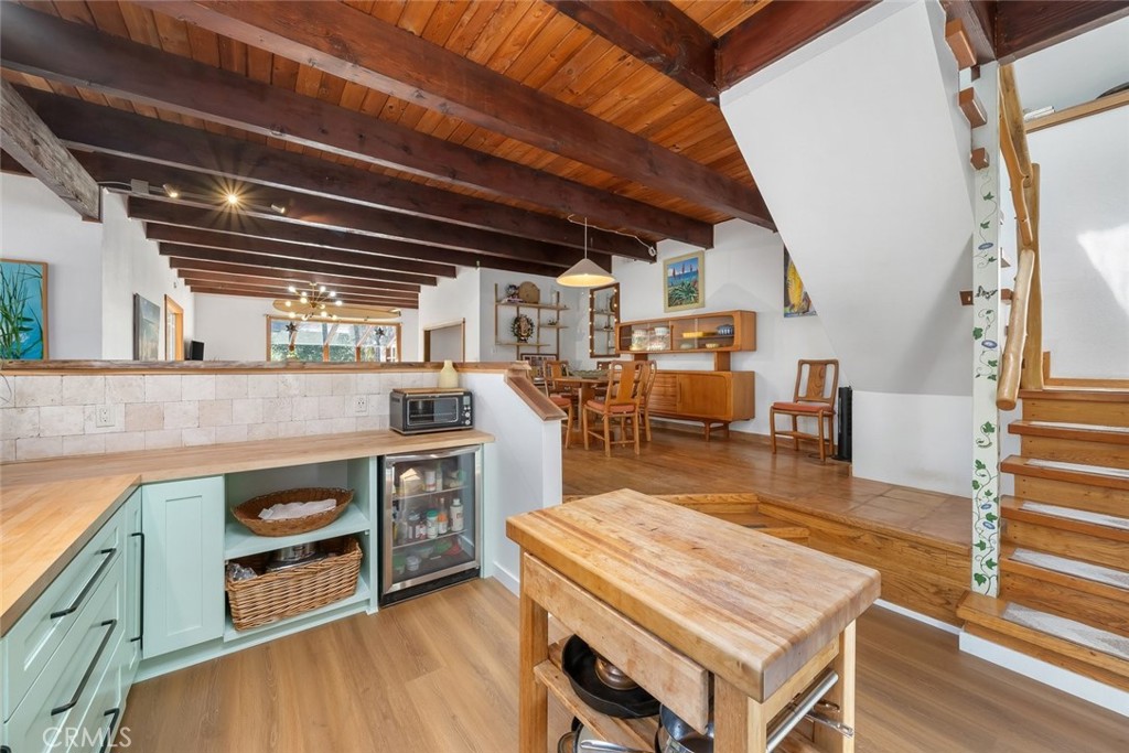 1550 Bayview Heights