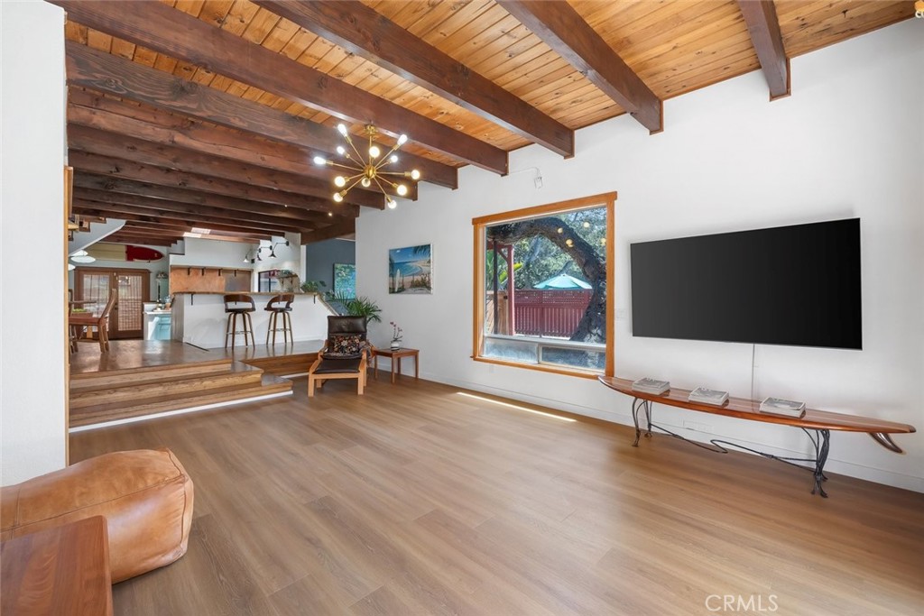 1550 Bayview Heights